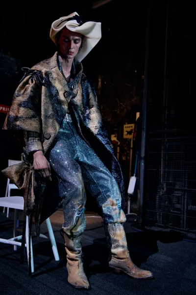 Look 7